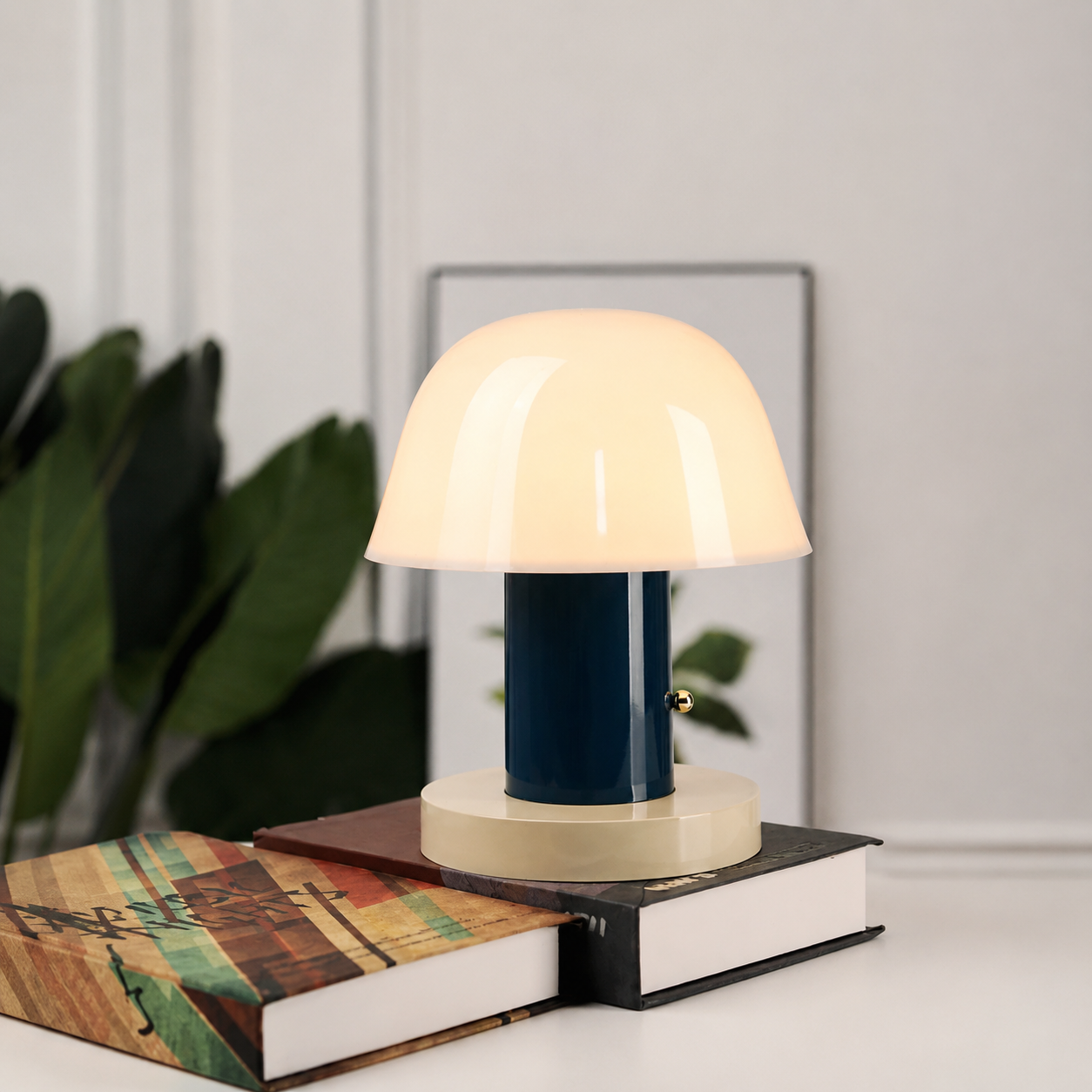 Retro Mushroom House Table Lamp