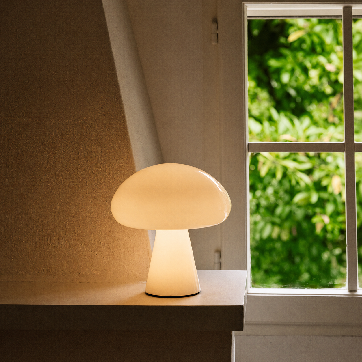 Glossy Mushroom Table Lamp