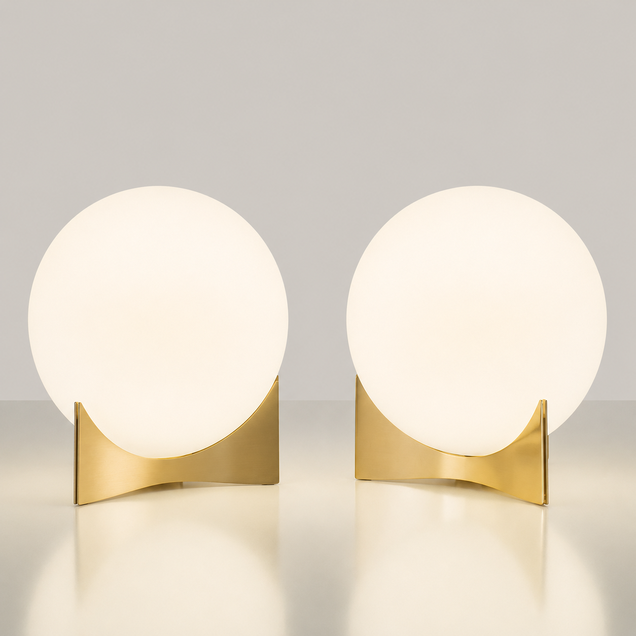 Sphere Glass Table Lamp