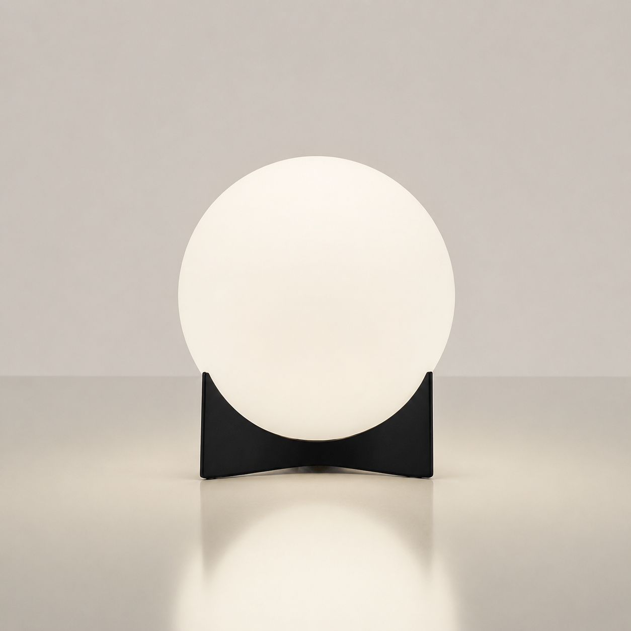 Sphere Glass Table Lamp